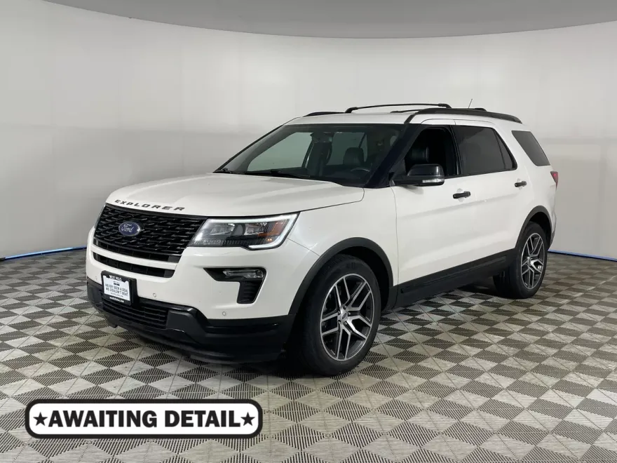 2018 Ford Explorer Sport photo 1