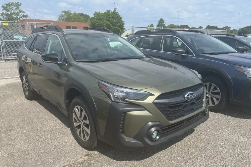 2025 Subaru Outback Premium photo 1