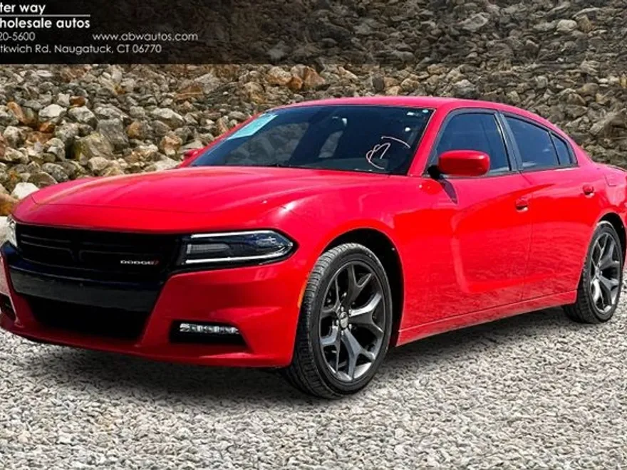 2015 Dodge Charger SXT photo 1