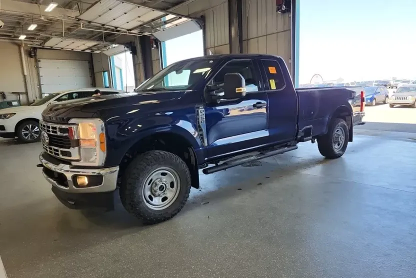 2023 Ford F-250 photo 1