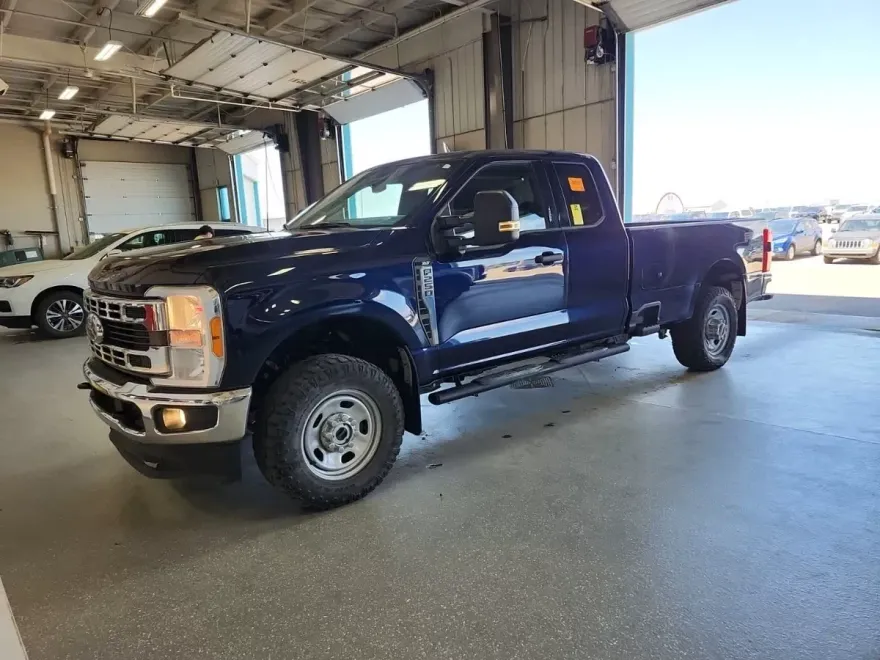 2023 Ford F-250 photo 1