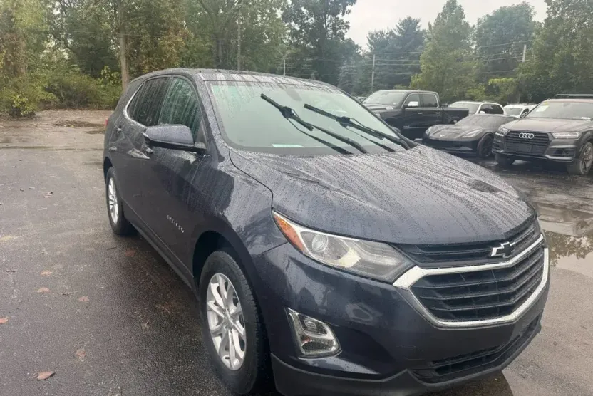 2018 Chevrolet Equinox LT photo 1