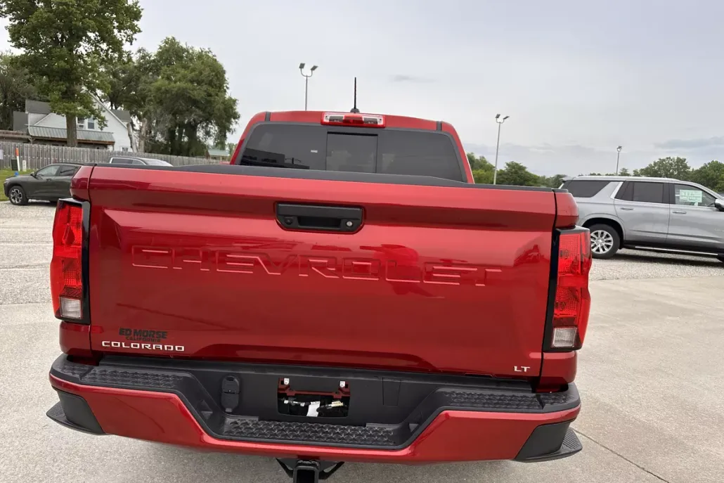 2024 Chevrolet Colorado LT photo 1