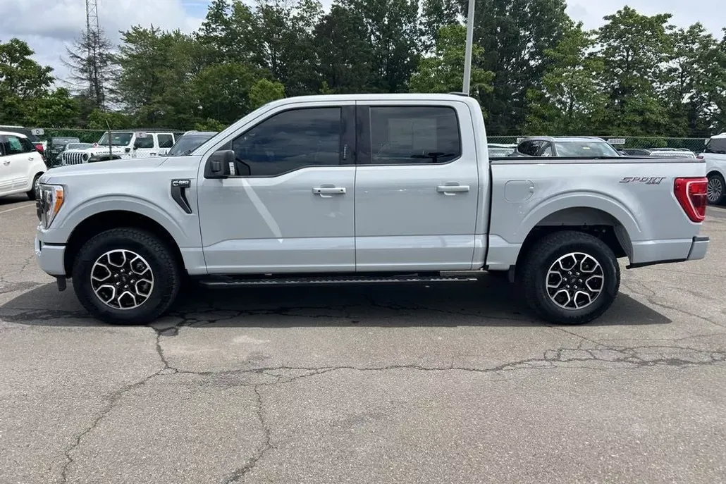 2023 Ford F-150 XLT photo 1