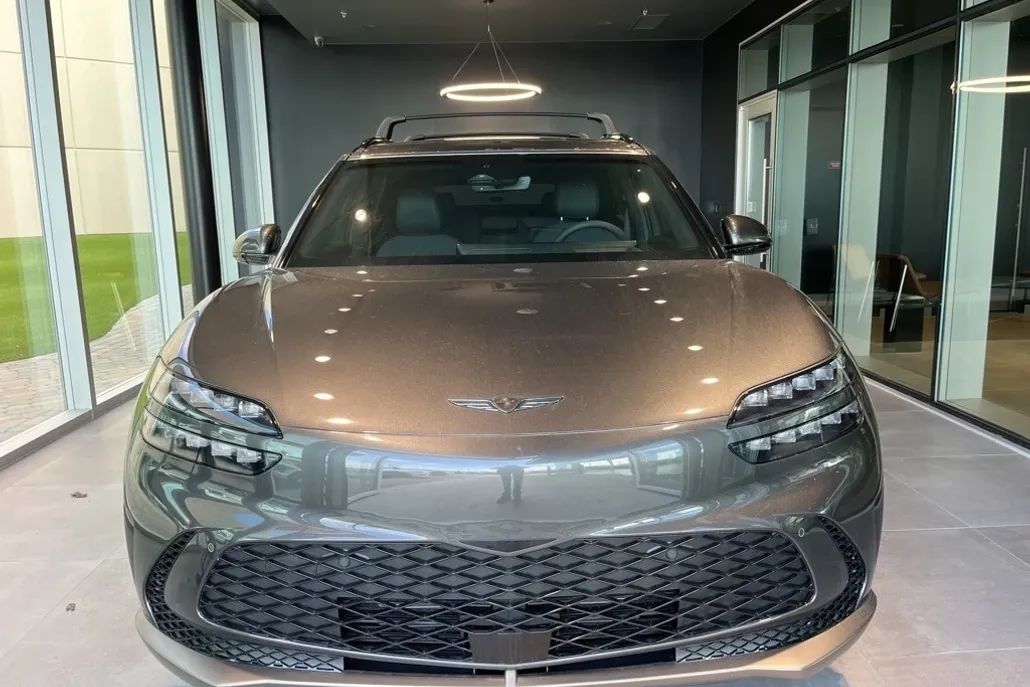 2024 Genesis GV60 photo 1