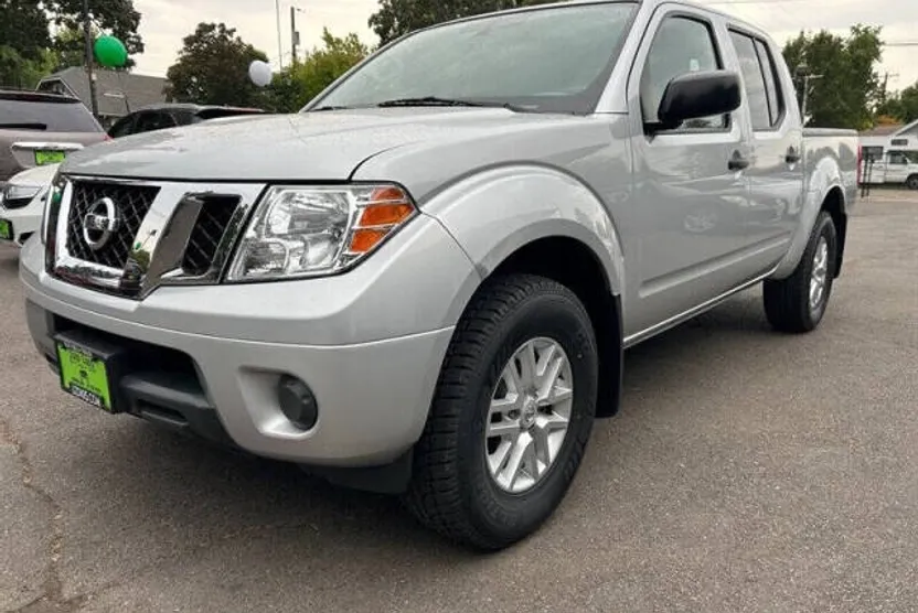 2019 Nissan Frontier SV Crew Cab photo 1