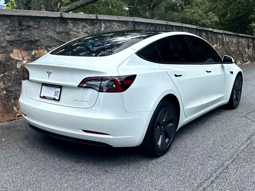 2023 Tesla Model 3 Long Range photo 9