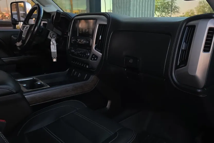 2019 Gmc Sierra 2500 HD Denali photo 1