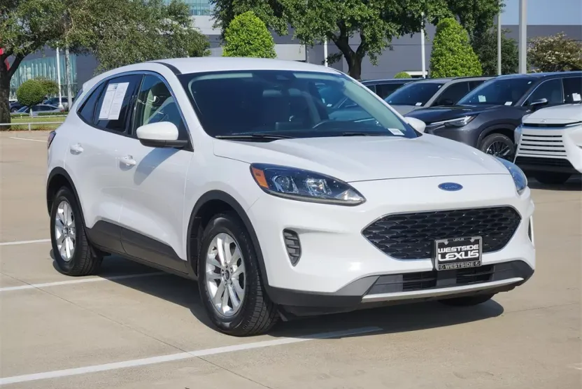 2020 Ford Escape SE photo 1