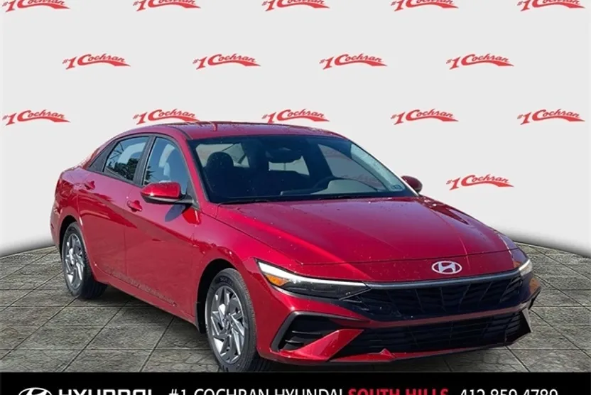 2024 Hyundai Elantra SEL photo 1