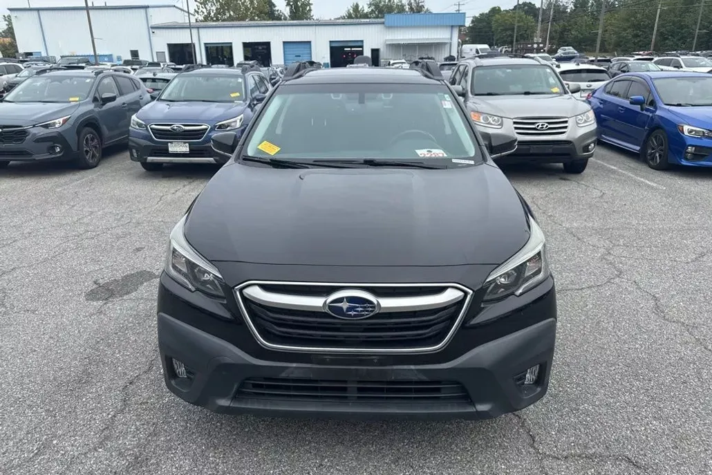2021 Subaru Outback Premium photo 1