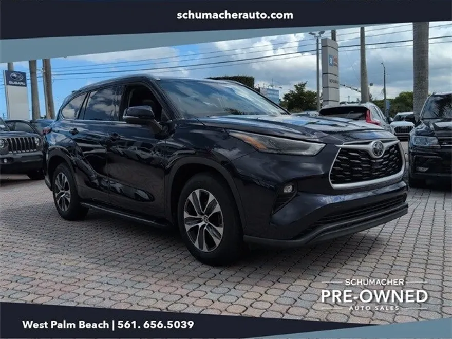 2022 Toyota Highlander XLE photo 1