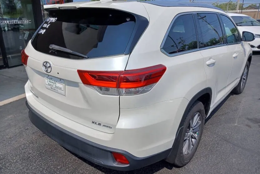 2018 Toyota Highlander SE XLE photo 1