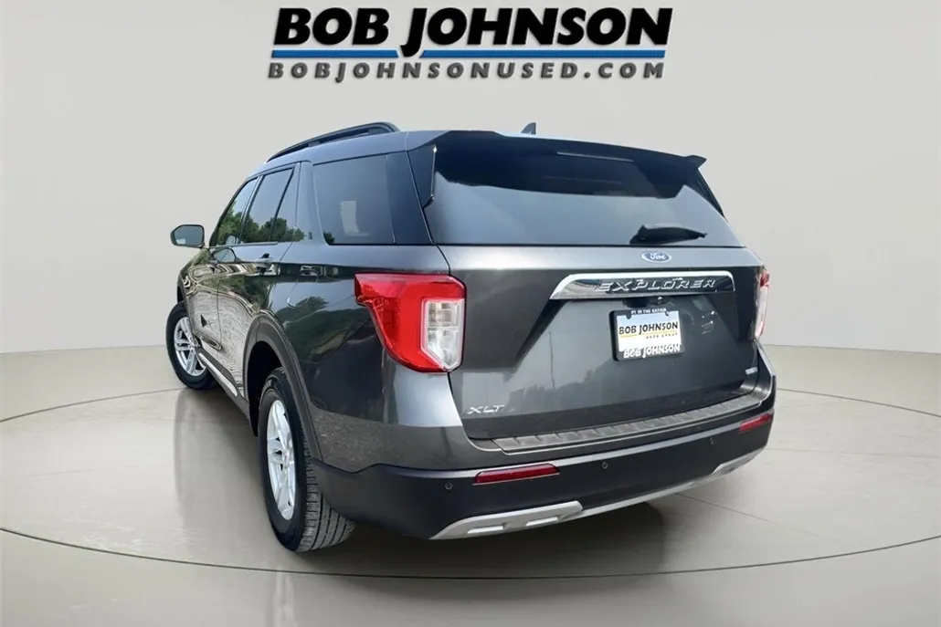 2020 Ford Explorer XLT photo 1