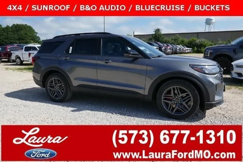2025 Ford Explorer ST photo 1