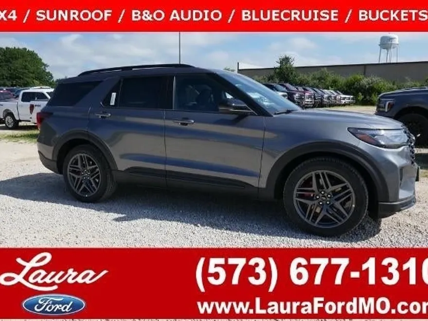 2025 Ford Explorer ST photo 1