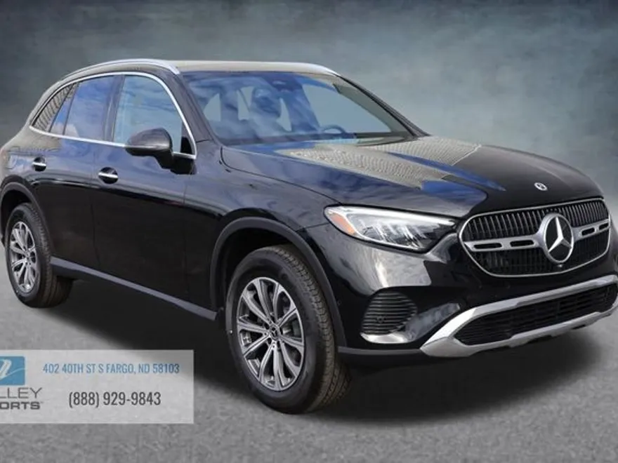 2025 Mercedes Benz GLC 300 4MATIC photo 1