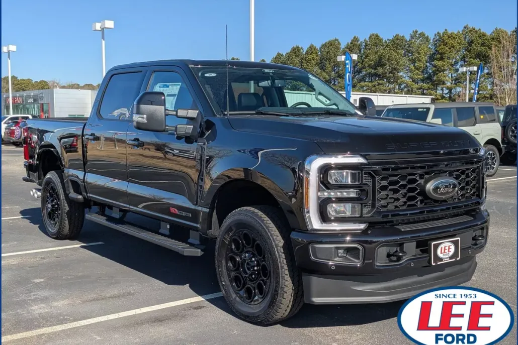 2025 Ford F-250 photo 1