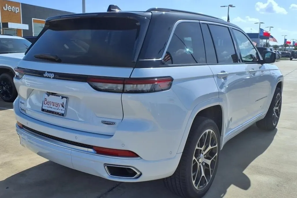 2025 Jeep Grand Cherokee Summit photo 1