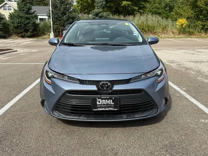 2024 Toyota Corolla LE photo 1