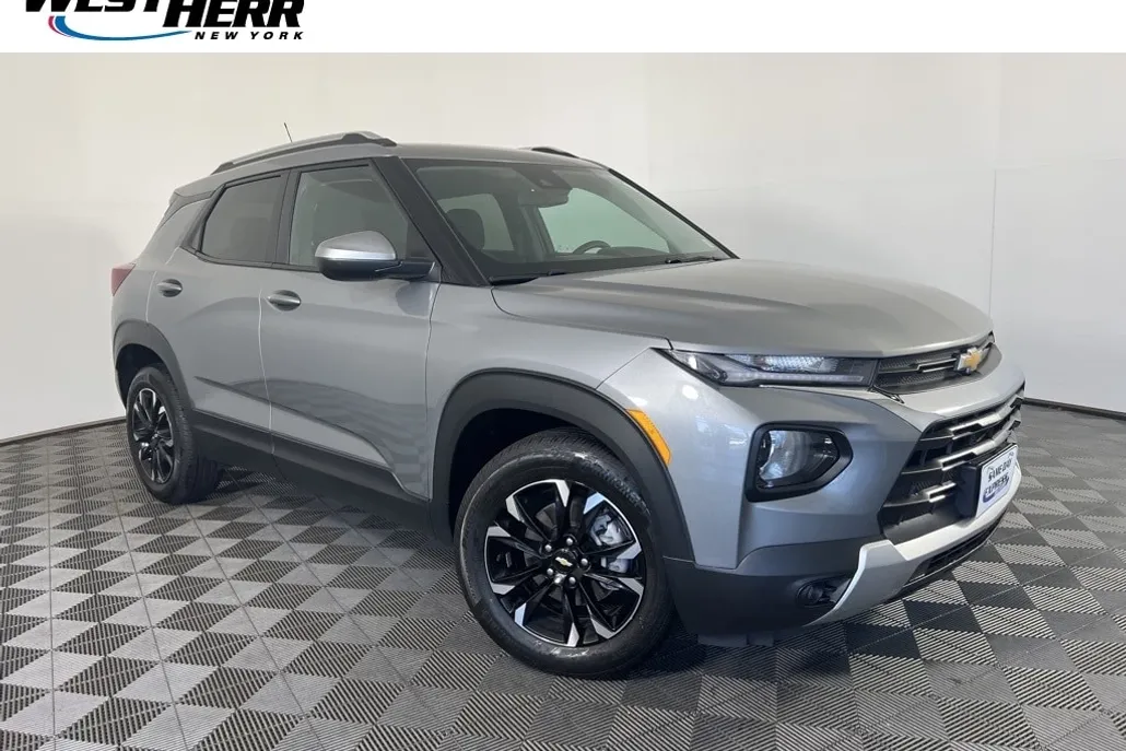 2023 Chevrolet Trailblazer LT photo 1