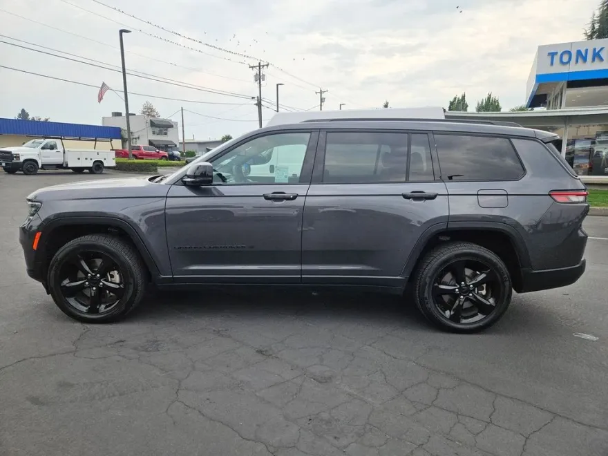 2023 Jeep Grand Cherokee Altitude photo 1
