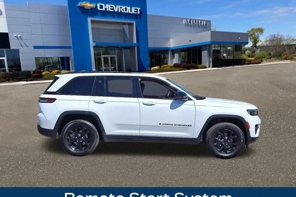 2024 Jeep Grand Cherokee Altitude photo 1