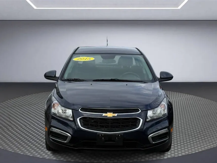 2015 Chevrolet Cruze photo 1