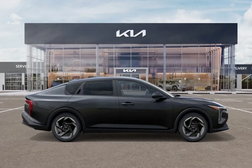 2025 Kia K4 EX photo 1