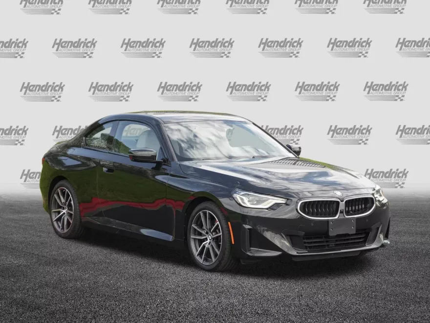 2025 Bmw 230i xDrive photo 1