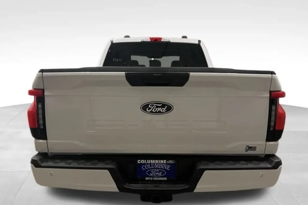 2025 Ford F-150 Lightning photo 1