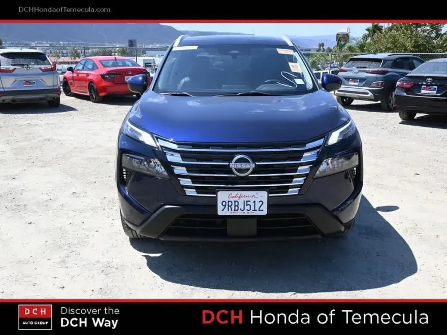 2024 Nissan Rogue SV photo 1