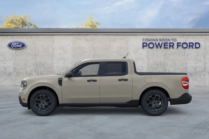 2025 Ford Maverick XLT photo 1