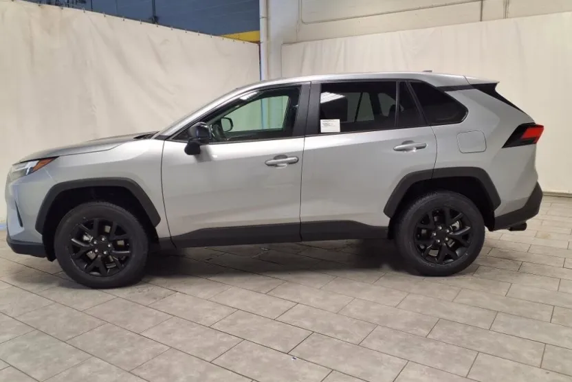 2025 Toyota RAV4 LE photo 1