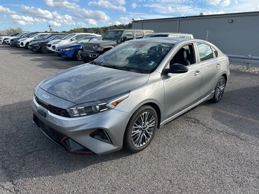2023 Kia Forte GT-Line photo 1