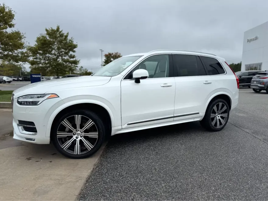 2024 Volvo XC90 Plus photo 1