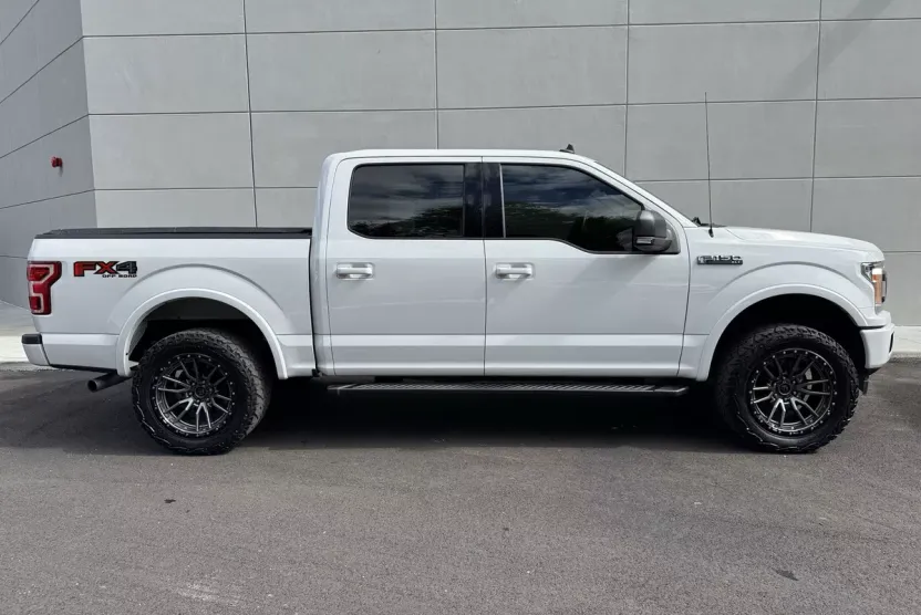 2019 Ford F-150 XLT photo 1