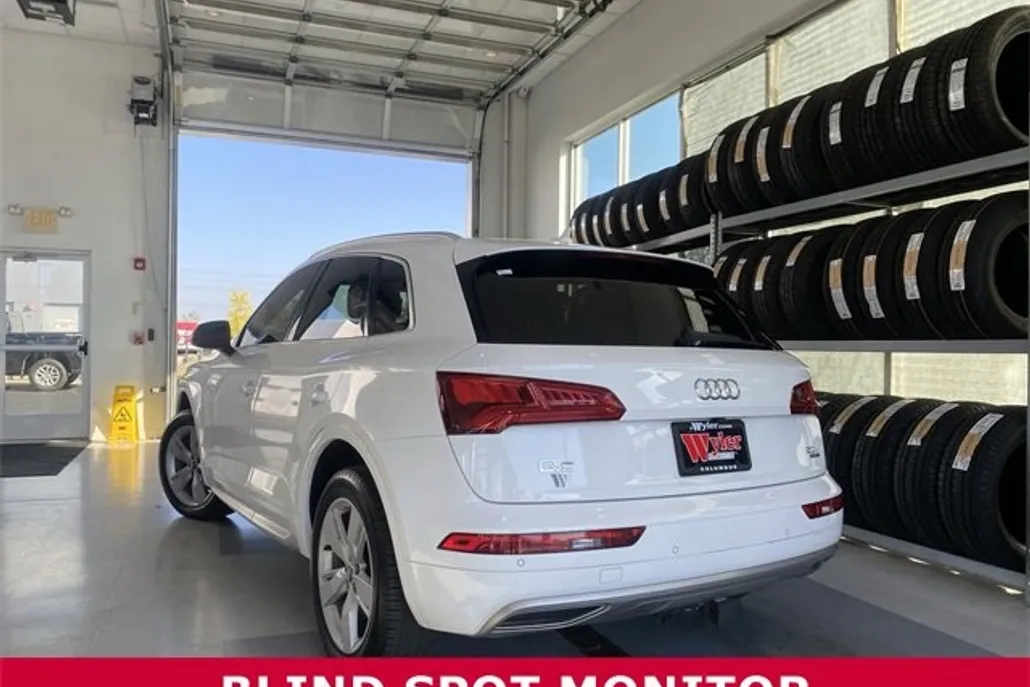 2018 Audi Q5 2.0T Premium Plus photo 1