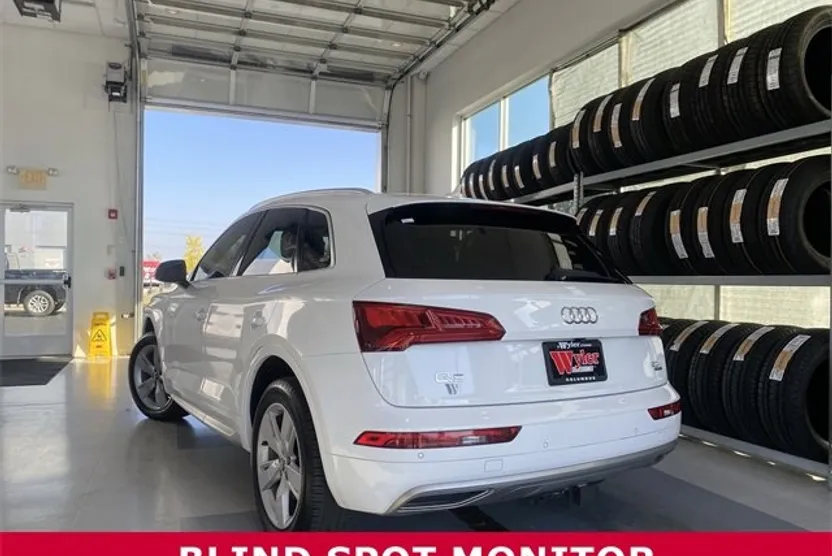 2018 Audi Q5 2.0T Premium Plus photo 1