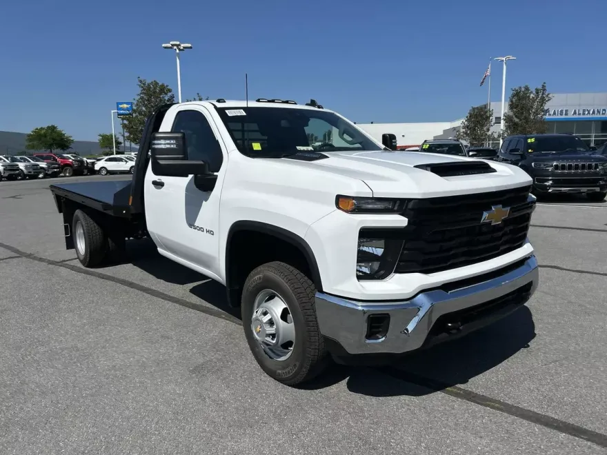 2025 Chevrolet Silverado 3500HD Work Truck photo 1