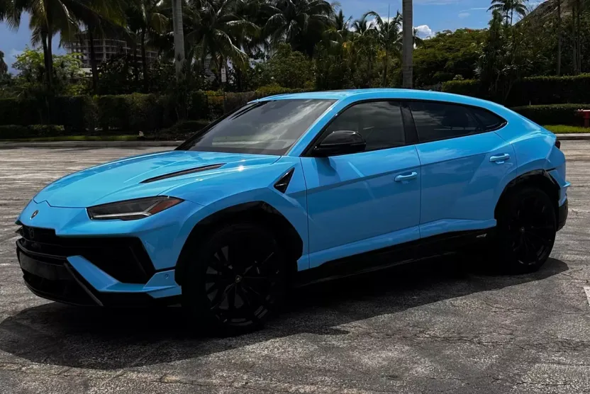2024 Lamborghini Urus S photo 1