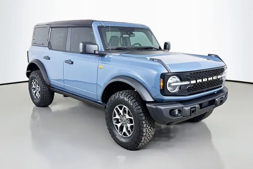 2025 Ford Bronco Badlands photo 1