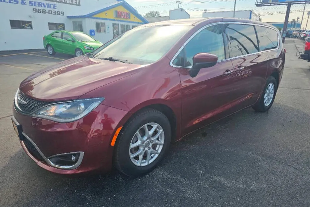 2017 Chrysler Pacifica Touring Plus photo 1