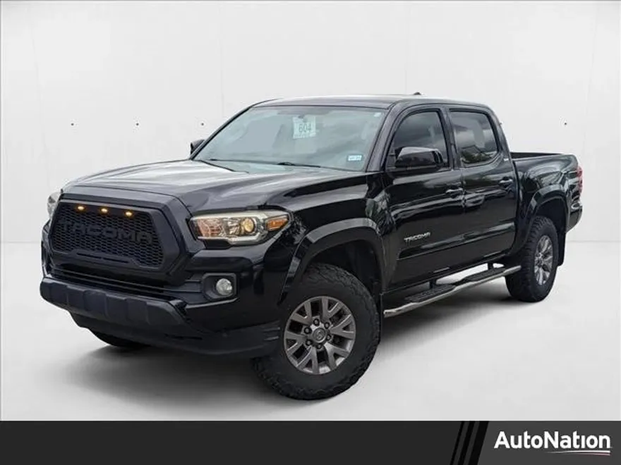 2017 Toyota Tacoma SR5 Double Cab photo 1