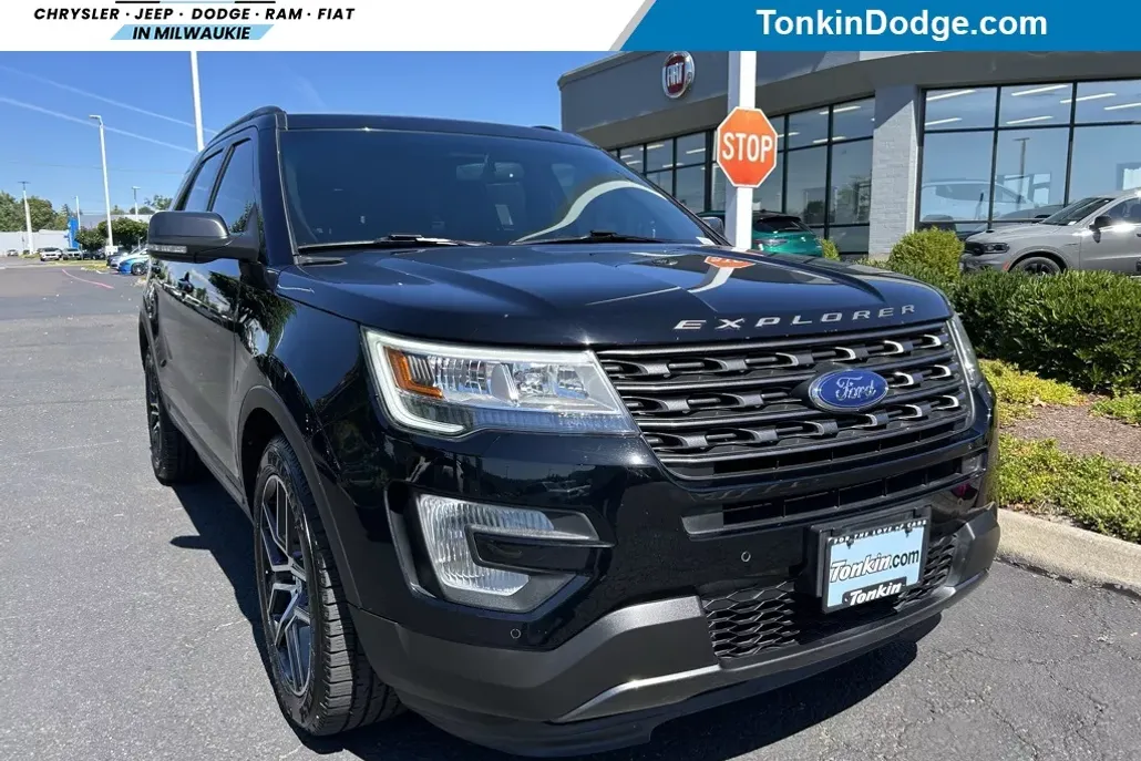 2017 Ford Explorer XLT photo 1