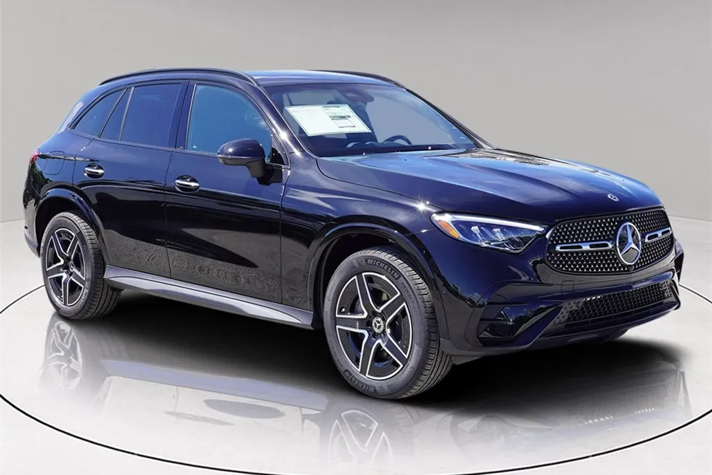2026 Mercedes Benz GLC 300 photo 1