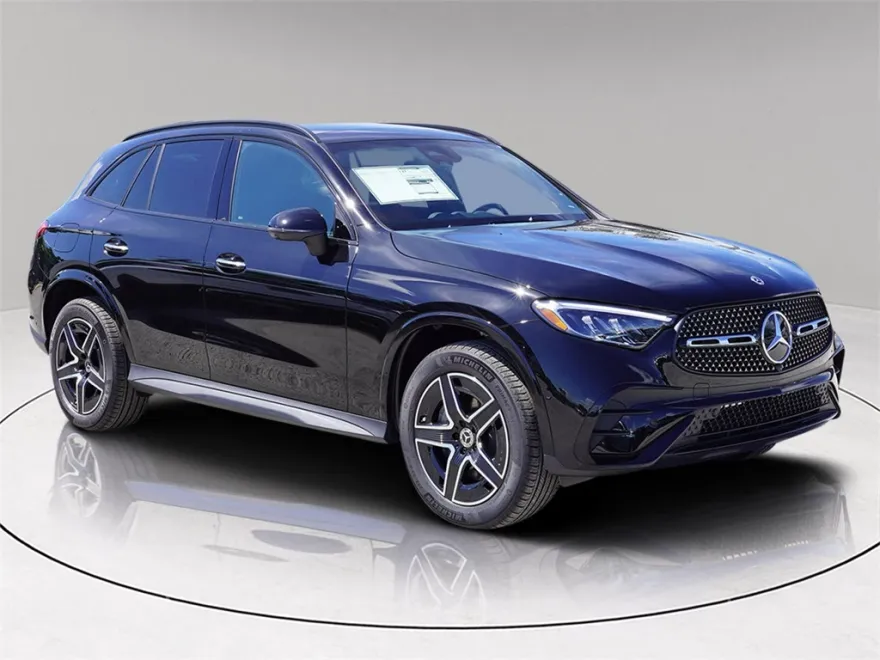 2026 Mercedes Benz GLC 300 photo 1