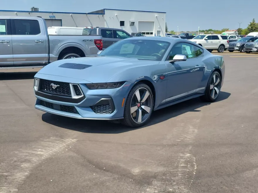 2025 Ford Mustang GT photo 1
