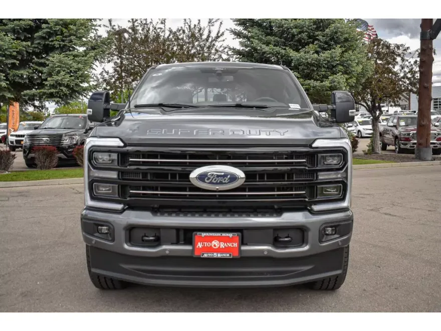 2025 Ford F-250 Platinum photo 1