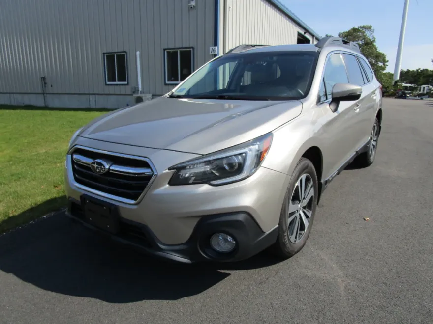 2019 Subaru Outback 2.5i Limited photo 1